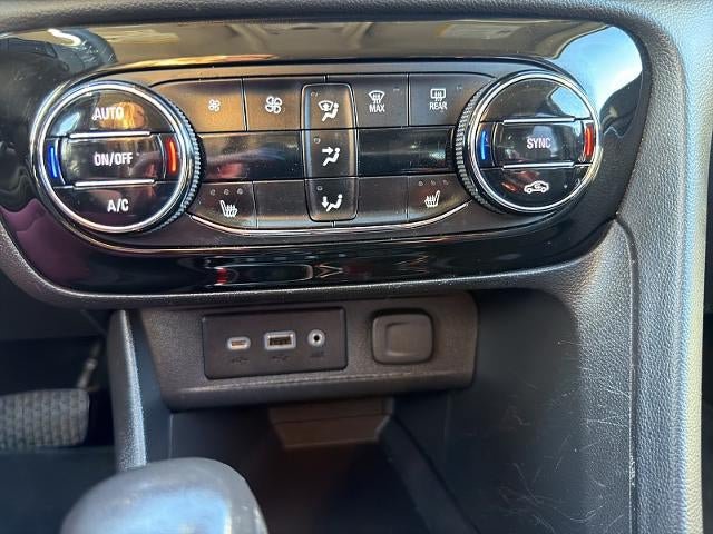 Used 2022 Buick Encore GX Select w/ Sport Touring Package AWD/4WD image 28