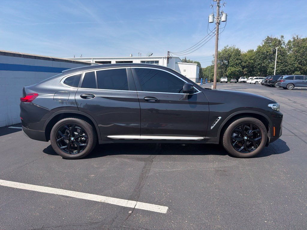 Used 2022 BMW X4 xDrive30i w/ Parking Assistance Package AWD/4WD image 6