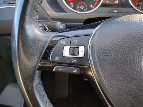 Used 2018 Volkswagen Tiguan SEL image 24