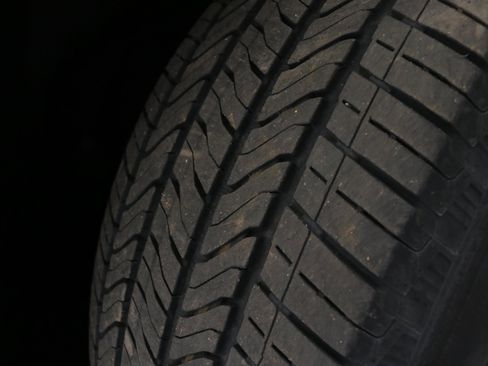 Used 2023 Chevrolet Traverse LT w/ LPO, Floor Liner Package image 35