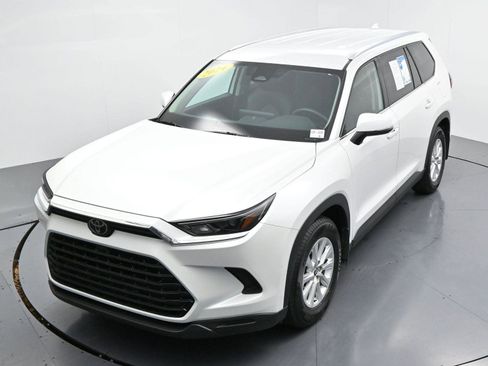 Used 2024 Toyota Grand Highlander XLE image 44