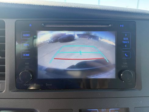 Used 2017 Toyota Sienna LE AWD/4WD image 23