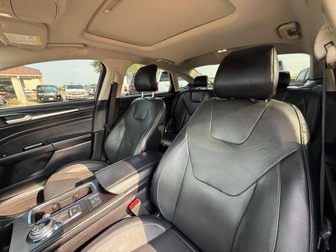 Used 2019 Ford Fusion Titanium FWD image 16