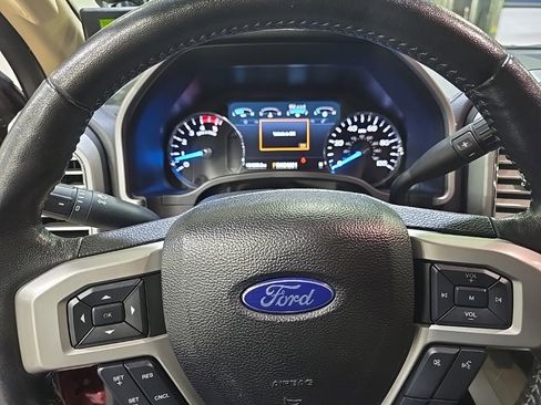 Used 2017 Ford F350 Lariat image 19