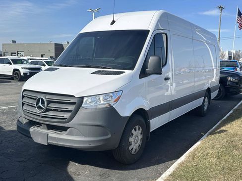Used 2022 Mercedes-Benz Sprinter 2500 image 6