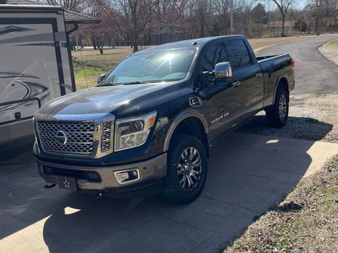 Used 2016 Nissan Titan Platinum Reserve image 2