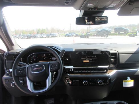 New 2026 GMC Sierra 1500 SLE image 14