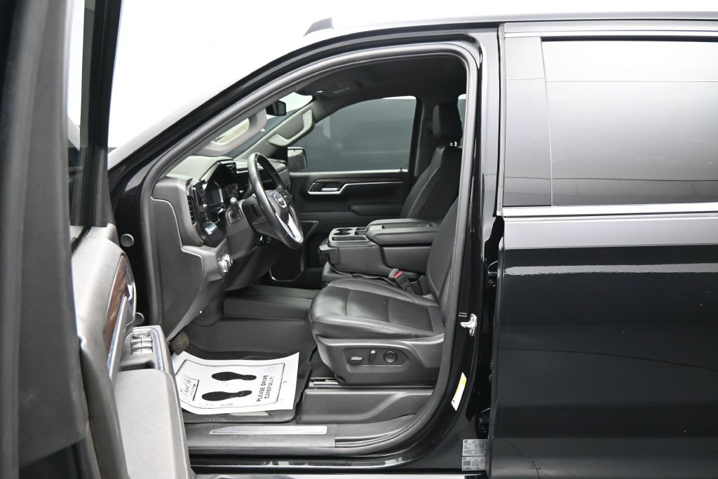 Used 2025 GMC Sierra 1500 SLT AWD/4WD image 10