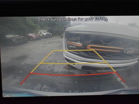 Used 2022 Kia Carnival EX FWD image 26