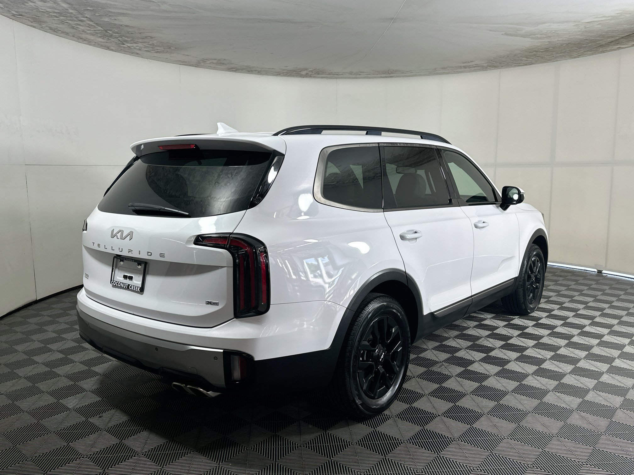 Used 2023 Kia Telluride SX X-Pro AWD/4WD image 3