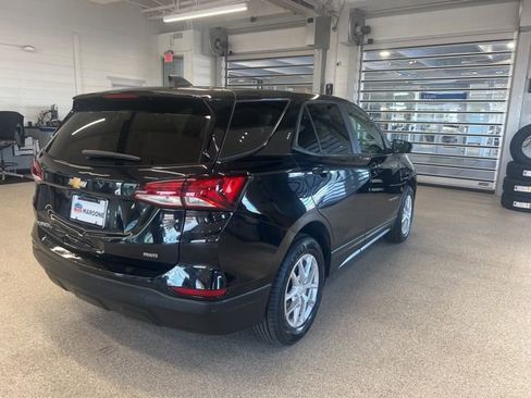 Used 2023 Chevrolet Equinox LS AWD/4WD image 5