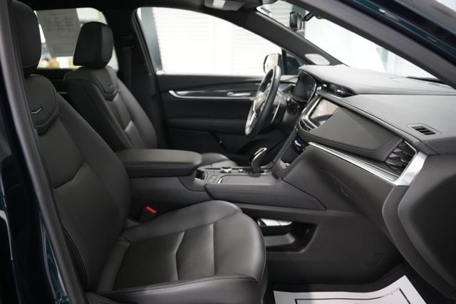 Used 2025 Cadillac XT5 Sportv w/ LPO, Bronce Accent Package AWD/4WD image 20