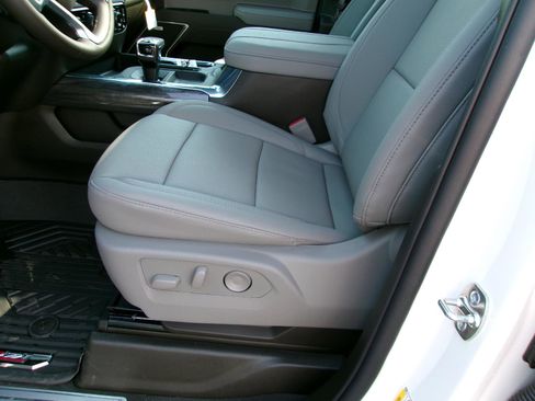 New 2026 Chevrolet Silverado 1500 LTZ w/ LTZ Premium Package AWD/4WD image 22