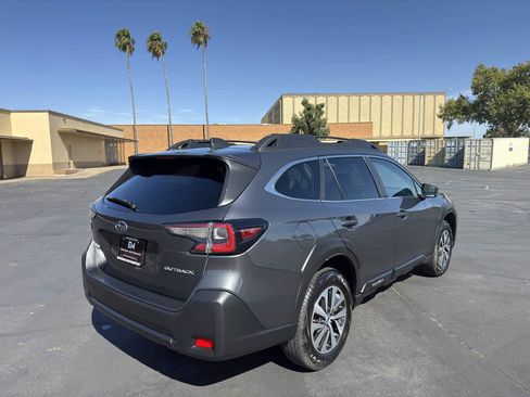 Used 2025 Subaru Outback Premium AWD/4WD image 7