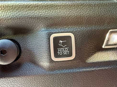 Used 2023 Jeep Grand Cherokee L Laredo AWD/4WD image 19