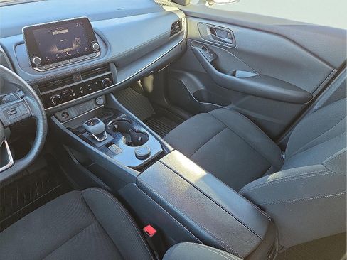 Used 2024 Nissan Rogue S image 12