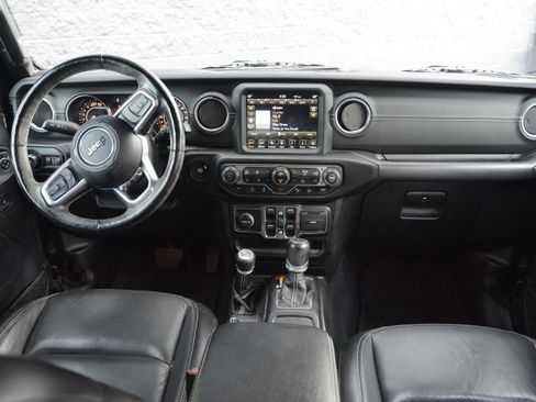 Used 2020 Jeep Wrangler Unlimited Sahara AWD/4WD image 12