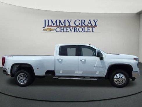 New 2026 Chevrolet Silverado 3500 LTZ w/ LTZ Convenience Package AWD/4WD image 6