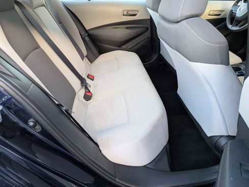 Used 2022 Toyota Corolla LE image 18