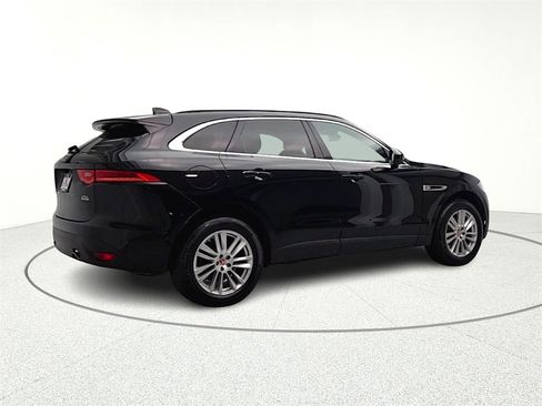 Used 2018 Jaguar F-PACE Prestige image 8