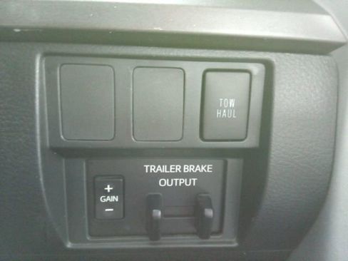 Used 2020 Toyota Tundra SR5 w/ SR5 Leather Package image 28