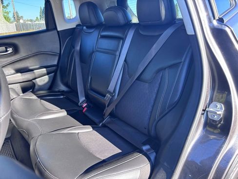 Used 2019 Jeep Compass Latitude w/ Cold Weather Group image 36