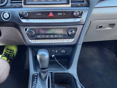 Used 2019 Hyundai Sonata SEL w/ Cargo Package FWD image 11
