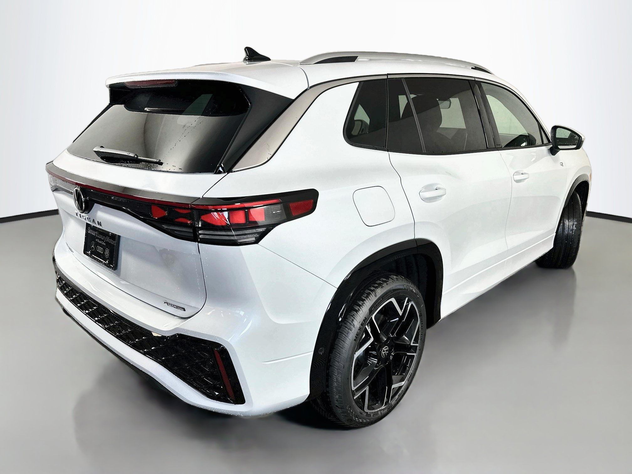 New 2026 Volkswagen Tiguan SEL R-Line AWD/4WD image 7