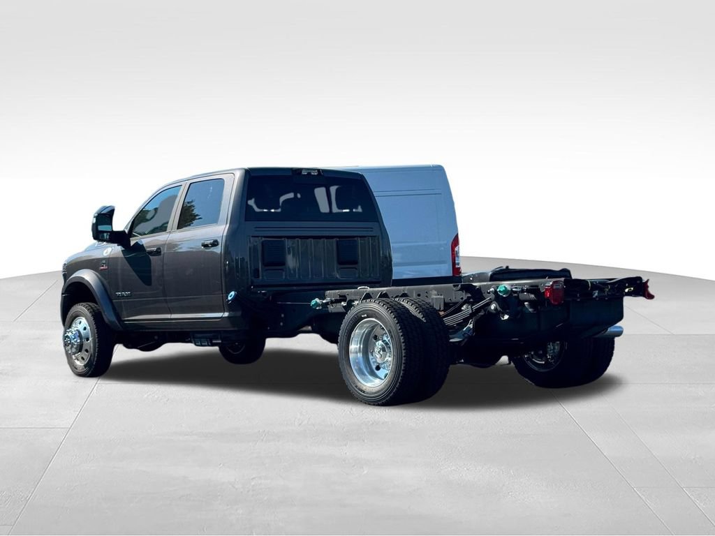 New 2026 RAM 4500 4x4 Crew Cab DRW w/ Laramie Trim Package image 5