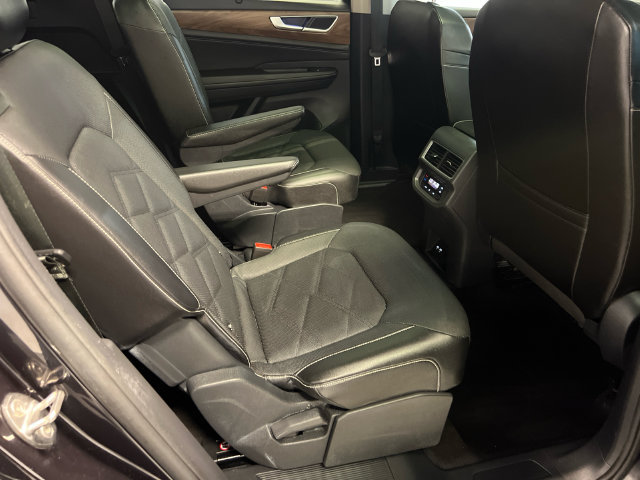 Certified 2024 Volkswagen Atlas SE FWD image 13