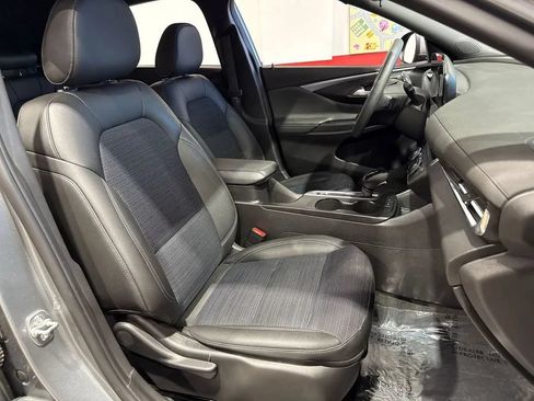 Used 2025 Buick Envista Preferred FWD image 35