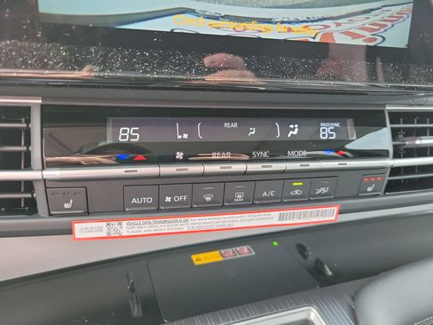 New 2026 Toyota Sienna XLE image 25