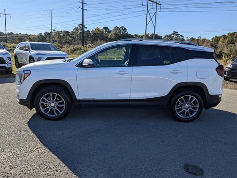 Used 2023 GMC Terrain SLT image 7