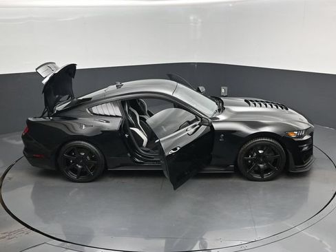 Used 2021 Ford Mustang Shelby GT500 w/ Technology Package RWD image 18