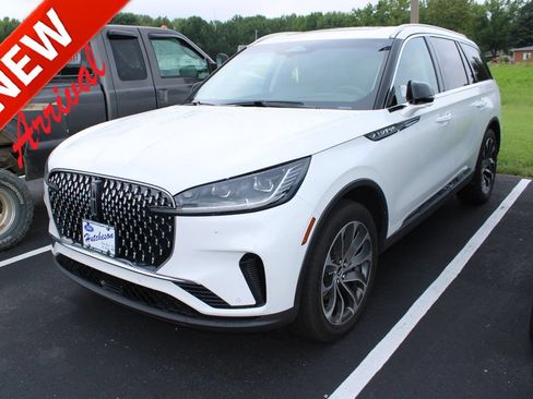 Used 2025 Lincoln Aviator Reserve AWD/4WD image 1