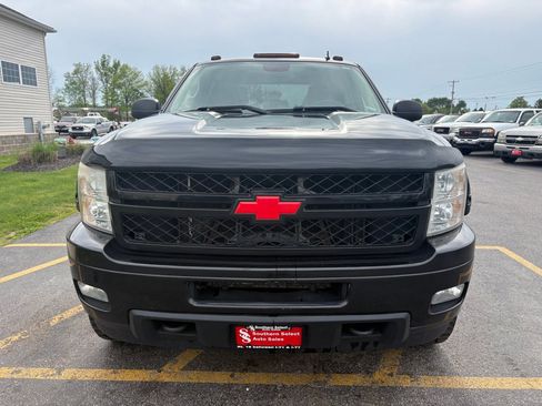Used 2011 Chevrolet Silverado 2500 LT w/ Interior Plus Package AWD/4WD image 3