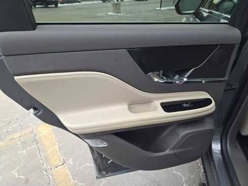 Used 2023 Lincoln Corsair Reserve w/ Equipment Group 201A image 6