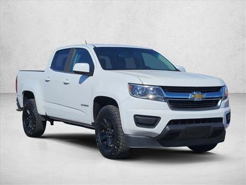 Used 2020 Chevrolet Colorado LT RWD image 2