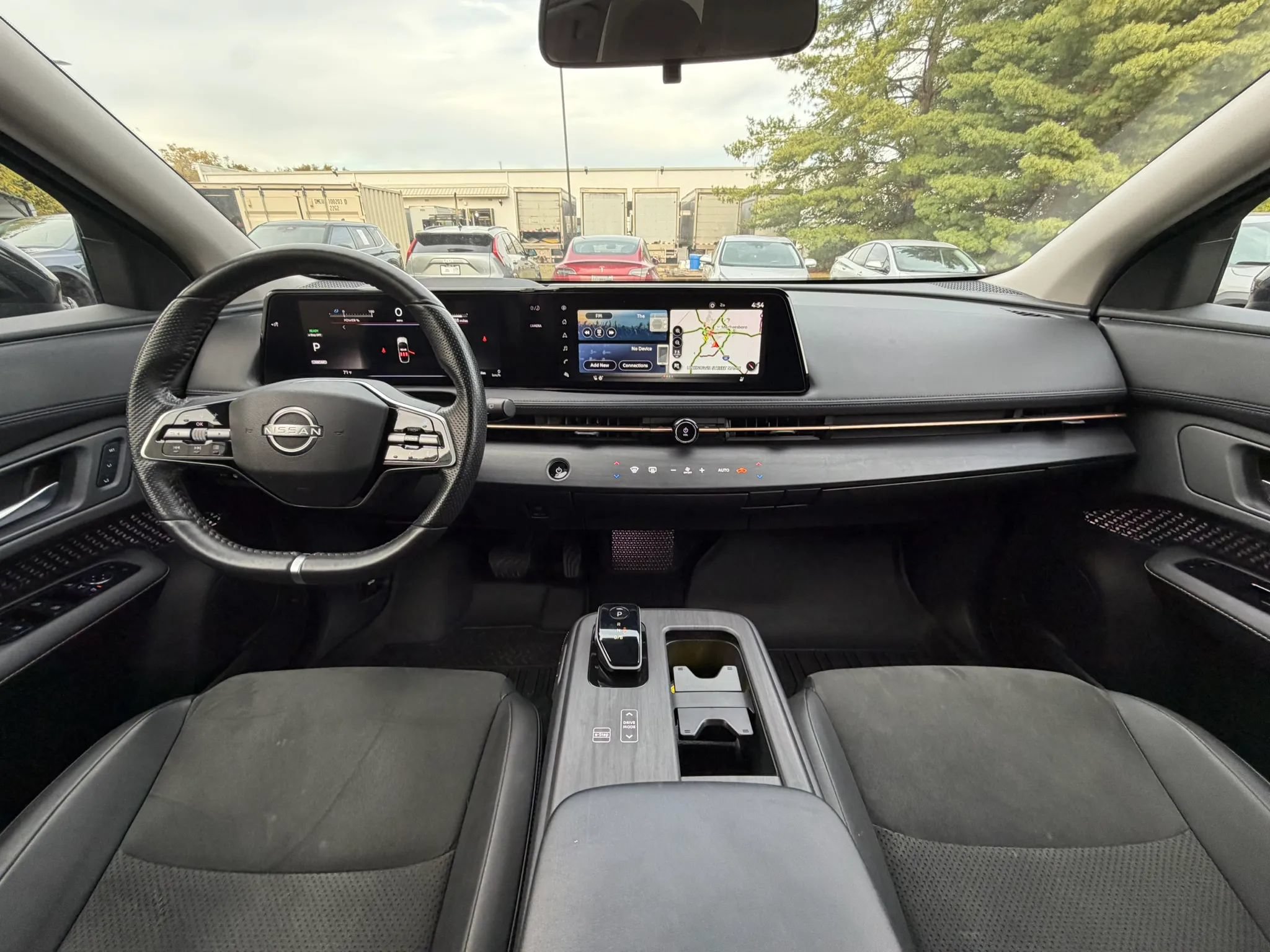 Used 2023 Nissan Ariya FWD image 2