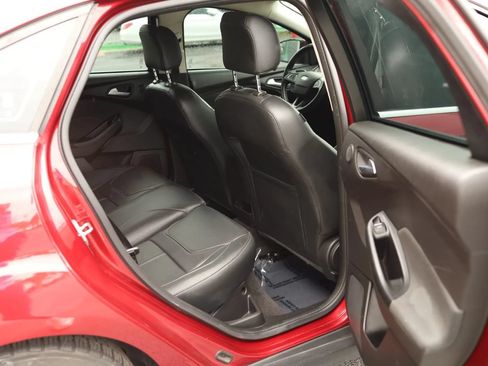 Used 2017 Ford Focus Titanium FWD image 41