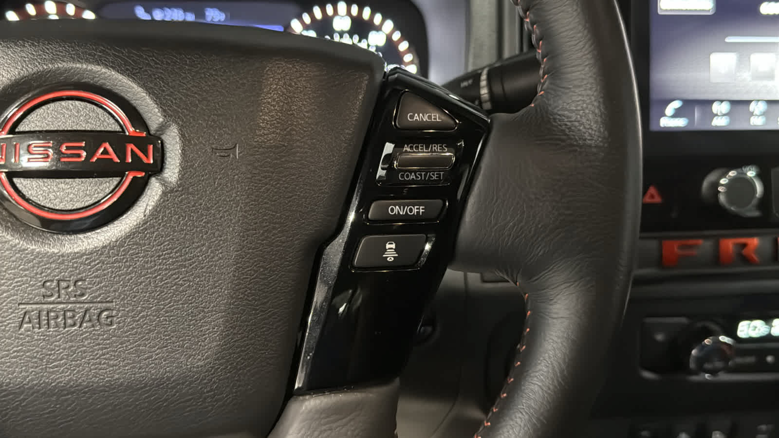 Used 2026 Nissan Frontier PRO-4X AWD/4WD image 13