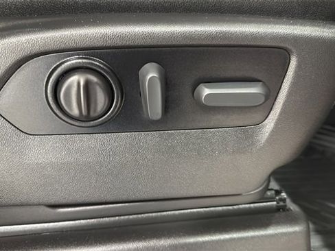 Used 2022 Chevrolet Silverado 3500 LTZ image 32