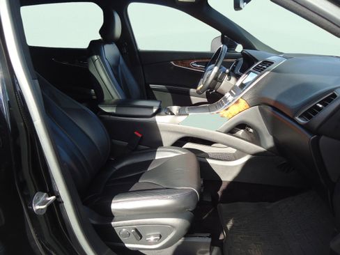 Used 2017 Lincoln MKX Select w/ Select Plus Package image 25