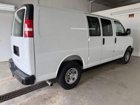 New 2025 Chevrolet Express 3500 w/ Driver Convenience Package image 6