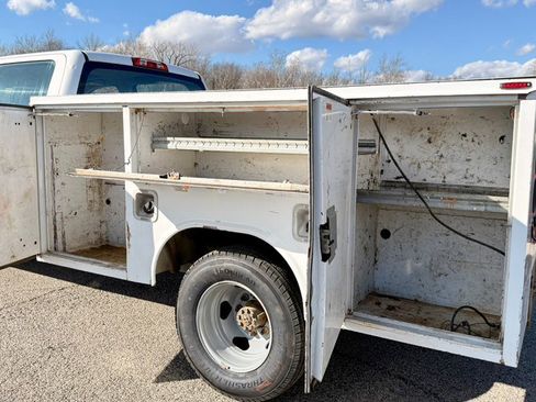 Used 2015 GMC Sierra 3500 4x4 Crew Cab w/ Snow Plow Prep Package image 9