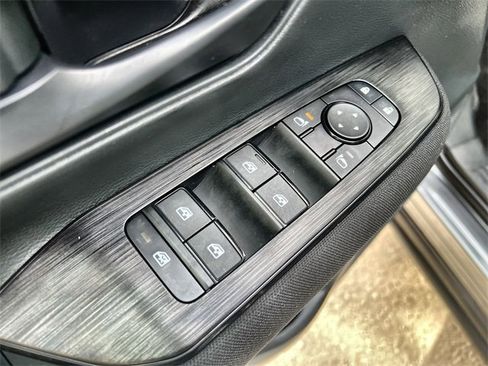 Used 2025 Nissan Kicks S image 22