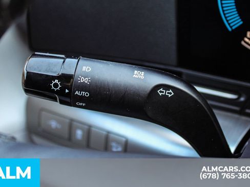 Used 2025 Hyundai Kona SEL FWD image 24