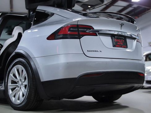 Used 2017 Tesla Model X 90D image 19