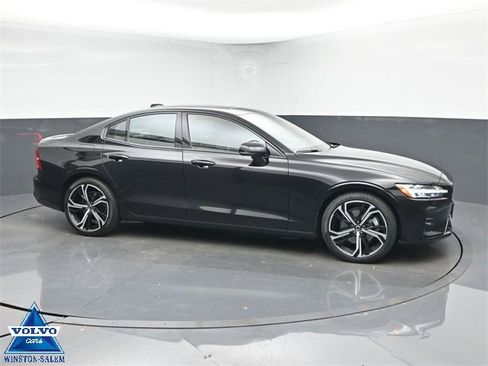 Used 2024 Volvo S60 B5 Plus image 1