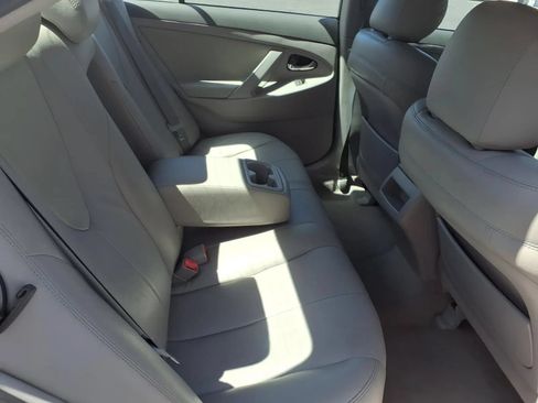 Used 2010 Toyota Camry LE FWD image 23